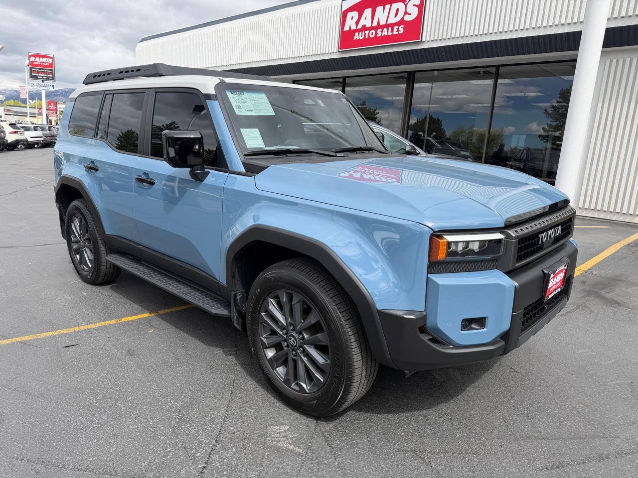 View vehicle photo 2