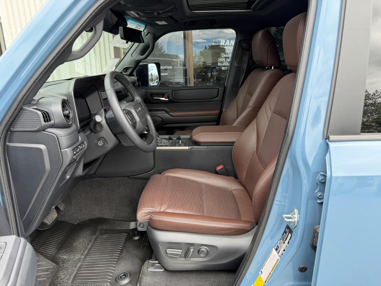 View vehicle photo 4