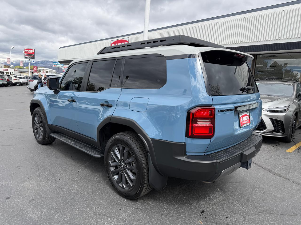 View vehicle photo 5