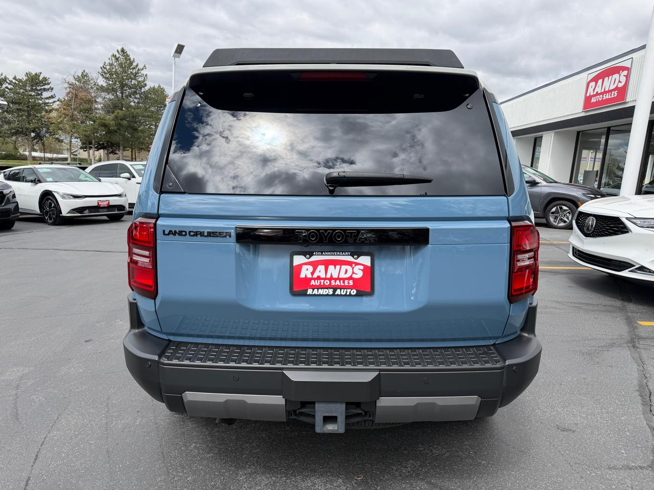 View vehicle photo 6