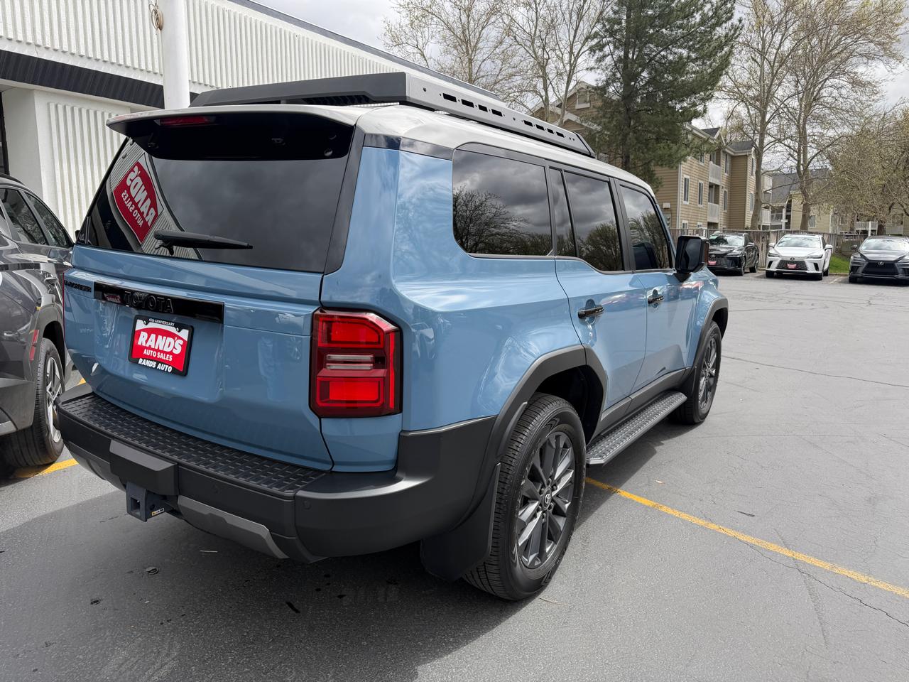 View vehicle photo 7