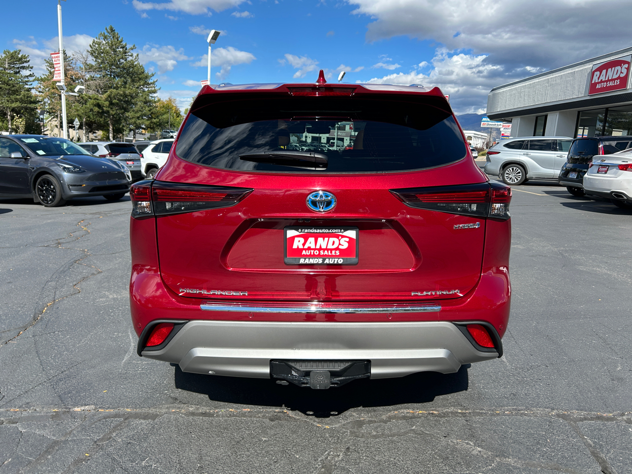 2024 Toyota Highlander Hybrid Platinum photo 2