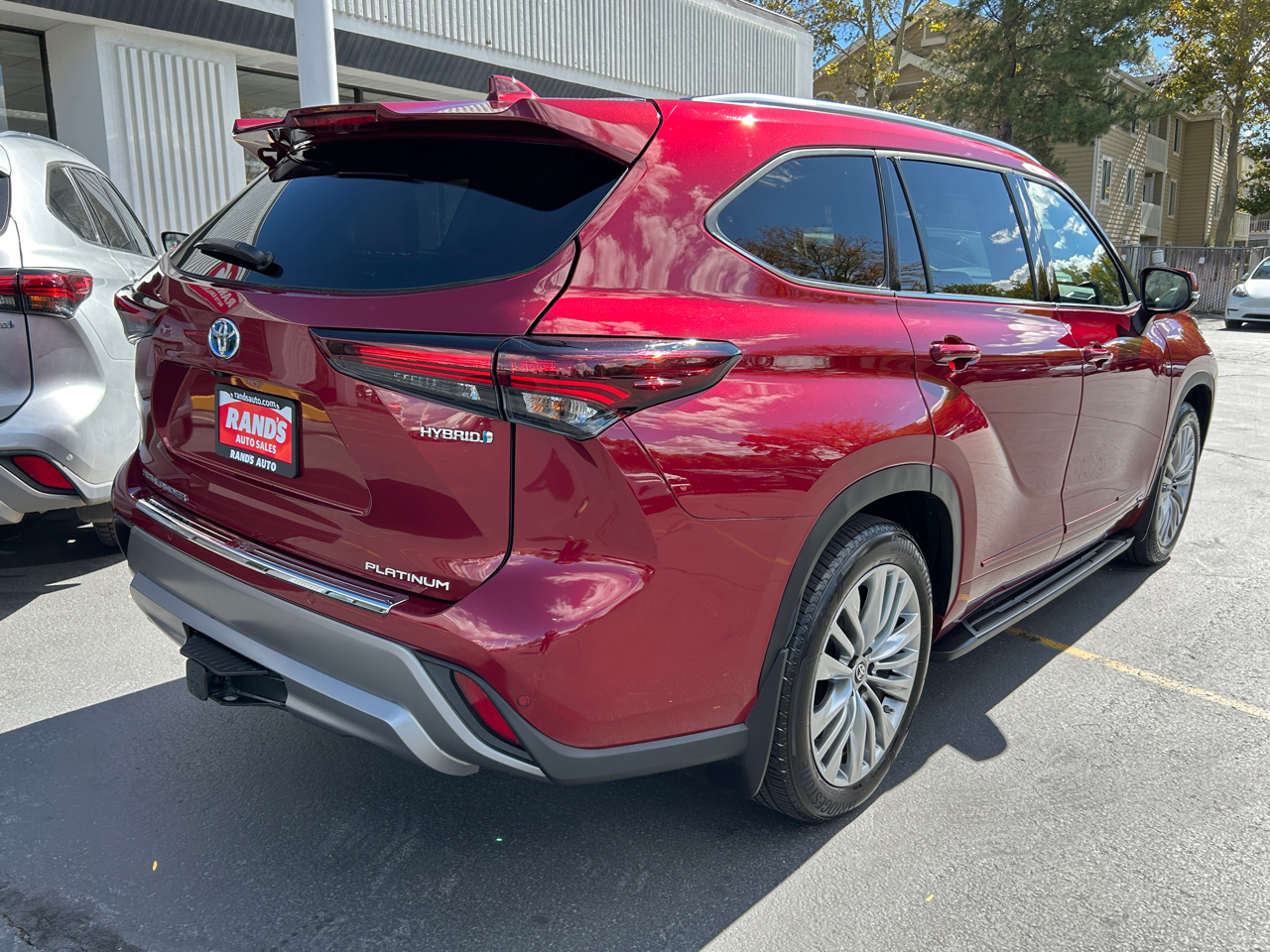 2024 Toyota Highlander Hybrid Platinum photo 3