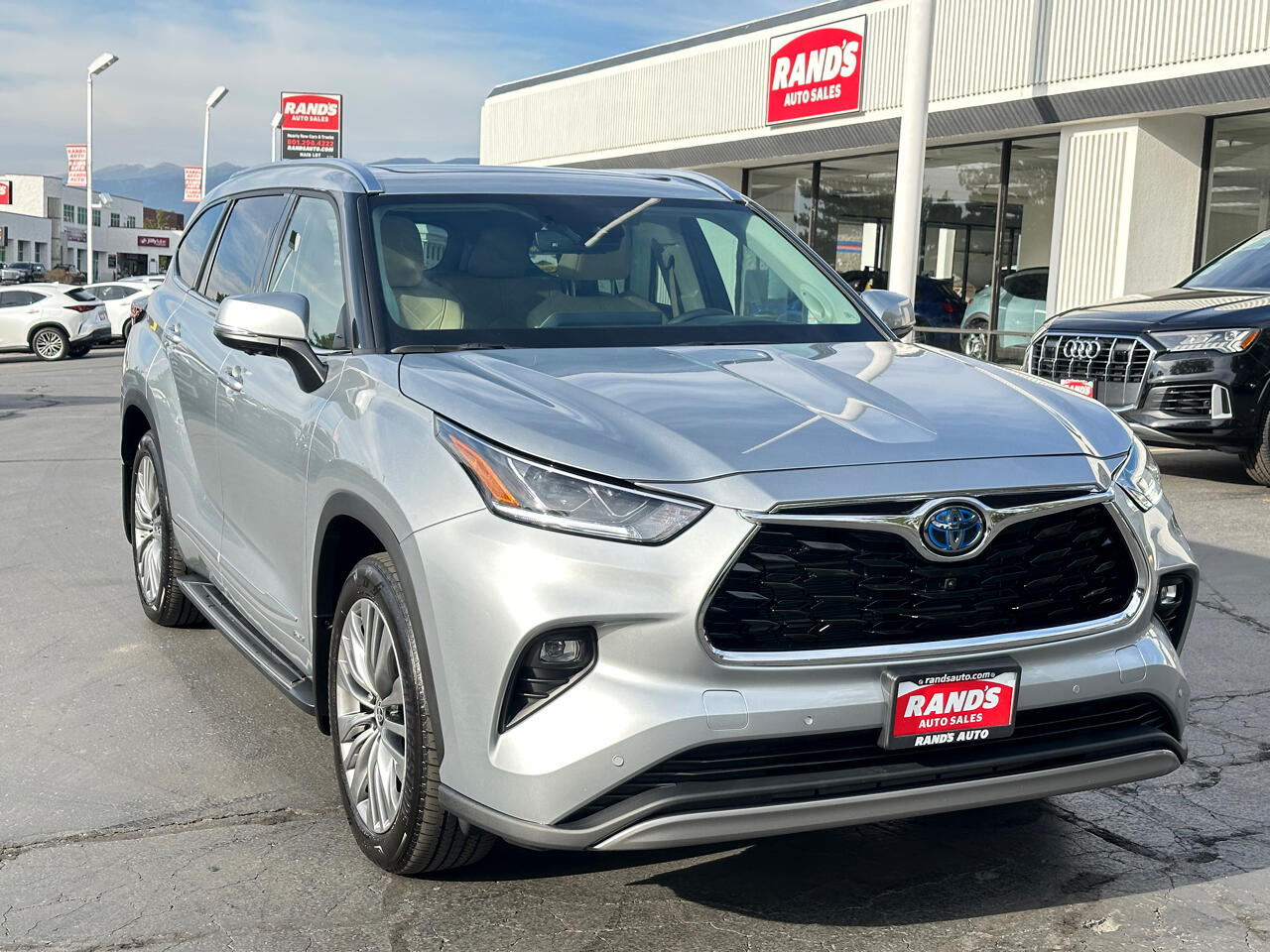 Toyota Highlander Hybrid Platinum AWD 2023