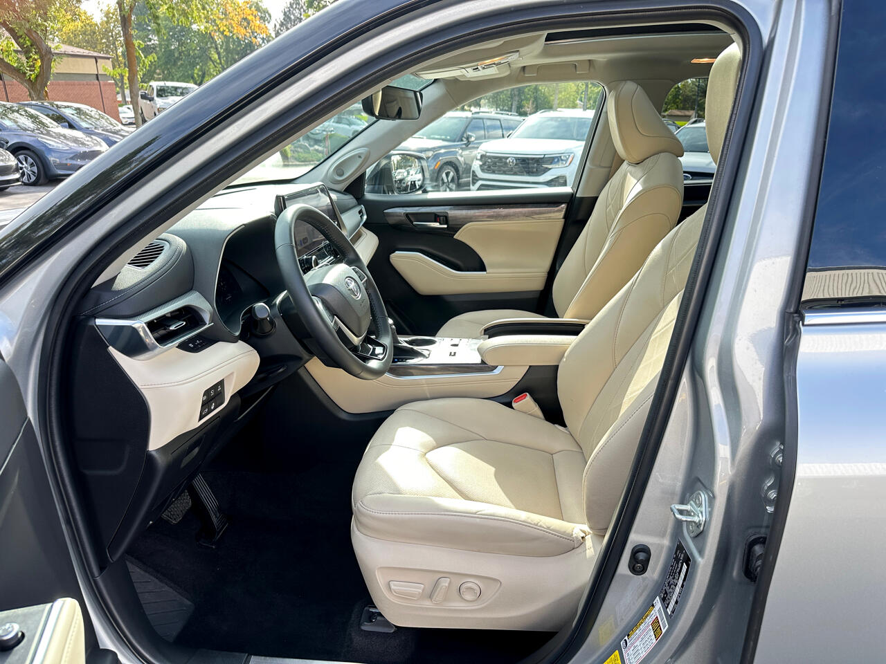 Toyota Highlander Hybrid Platinum AWD 2023