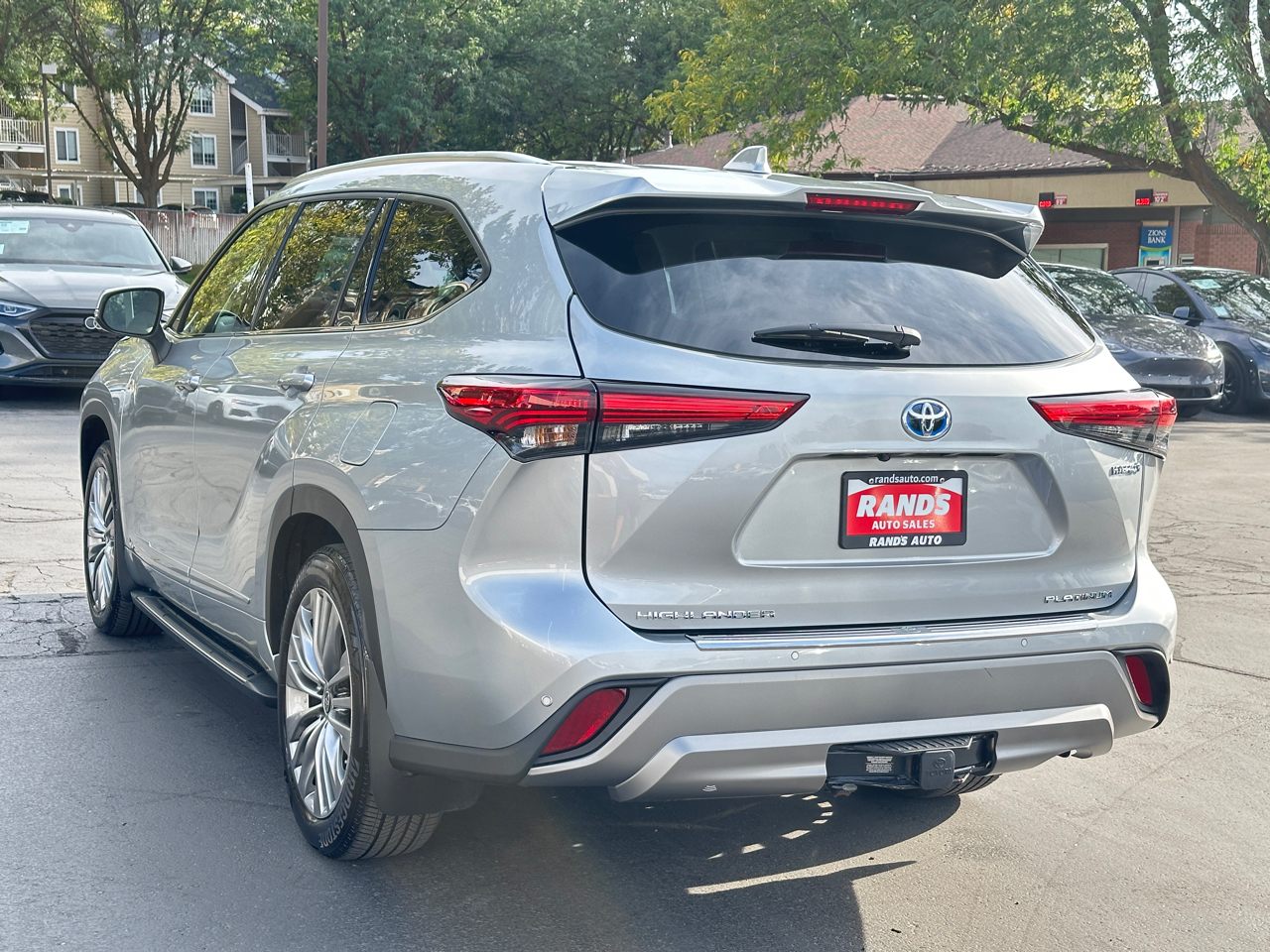 Toyota Highlander Hybrid Platinum AWD 2023