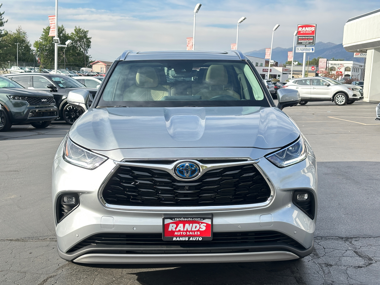 Toyota Highlander Hybrid Platinum AWD 2023