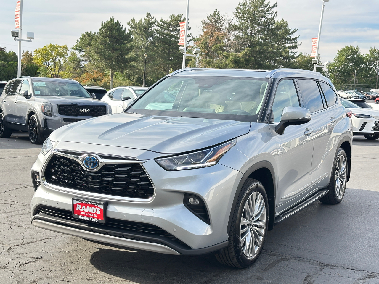 Toyota Highlander Hybrid Platinum AWD 2023