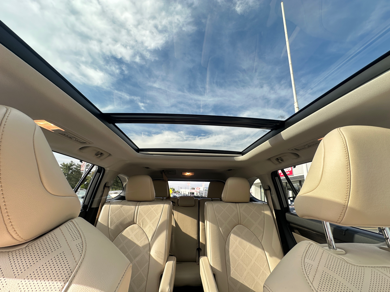 Toyota Highlander Hybrid Platinum AWD 2023