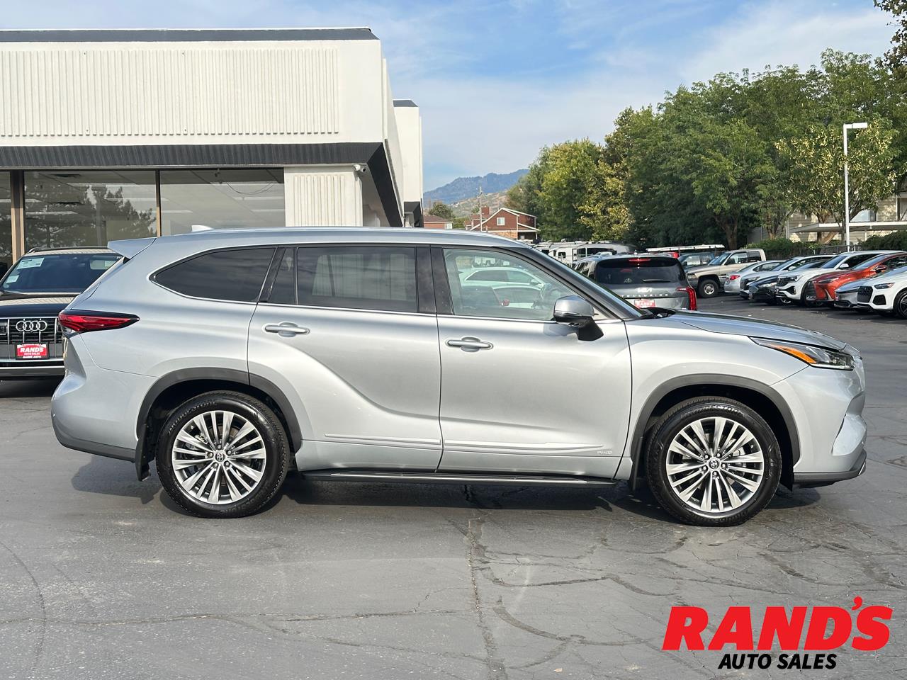 Toyota Highlander Hybrid Platinum AWD 2023