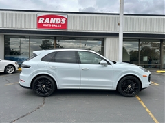 2022 Porsche Cayenne  2022 Porsche Cayenne