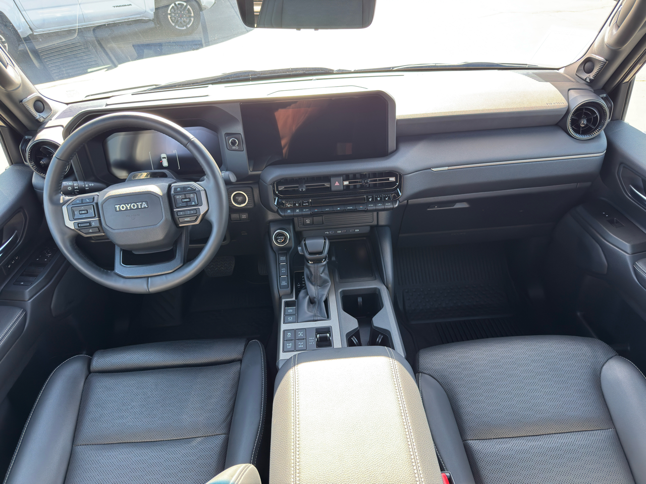 Toyota Land Cruiser Base 2024