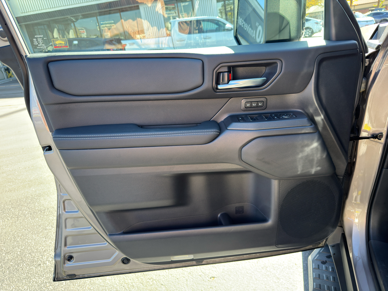 Toyota Land Cruiser Base 2024