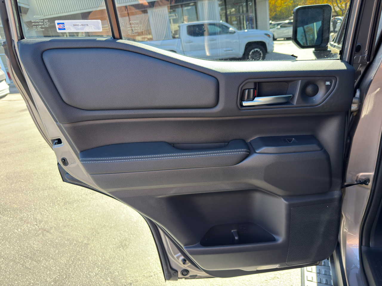 Toyota Land Cruiser Base 2024