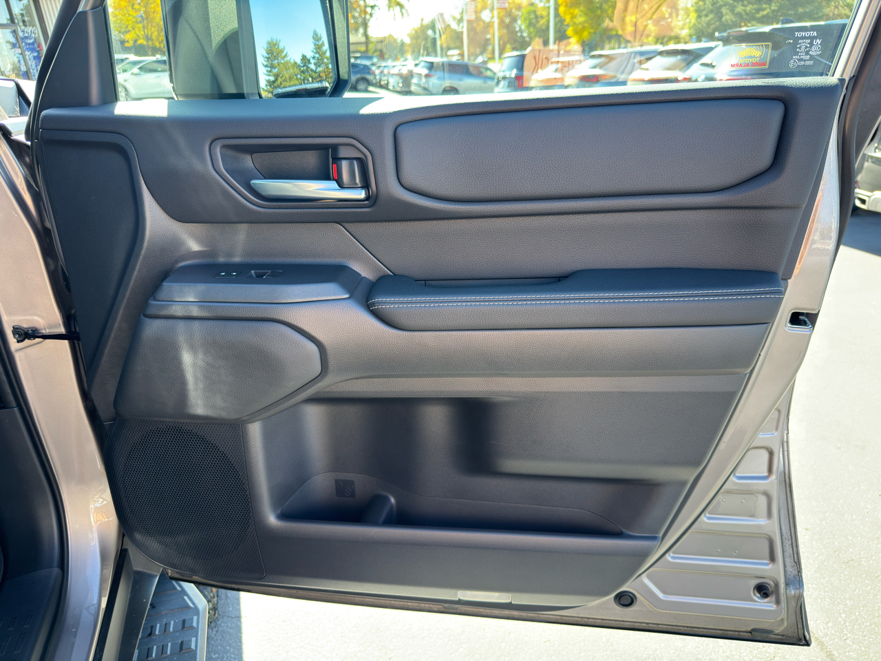 Toyota Land Cruiser Base 2024