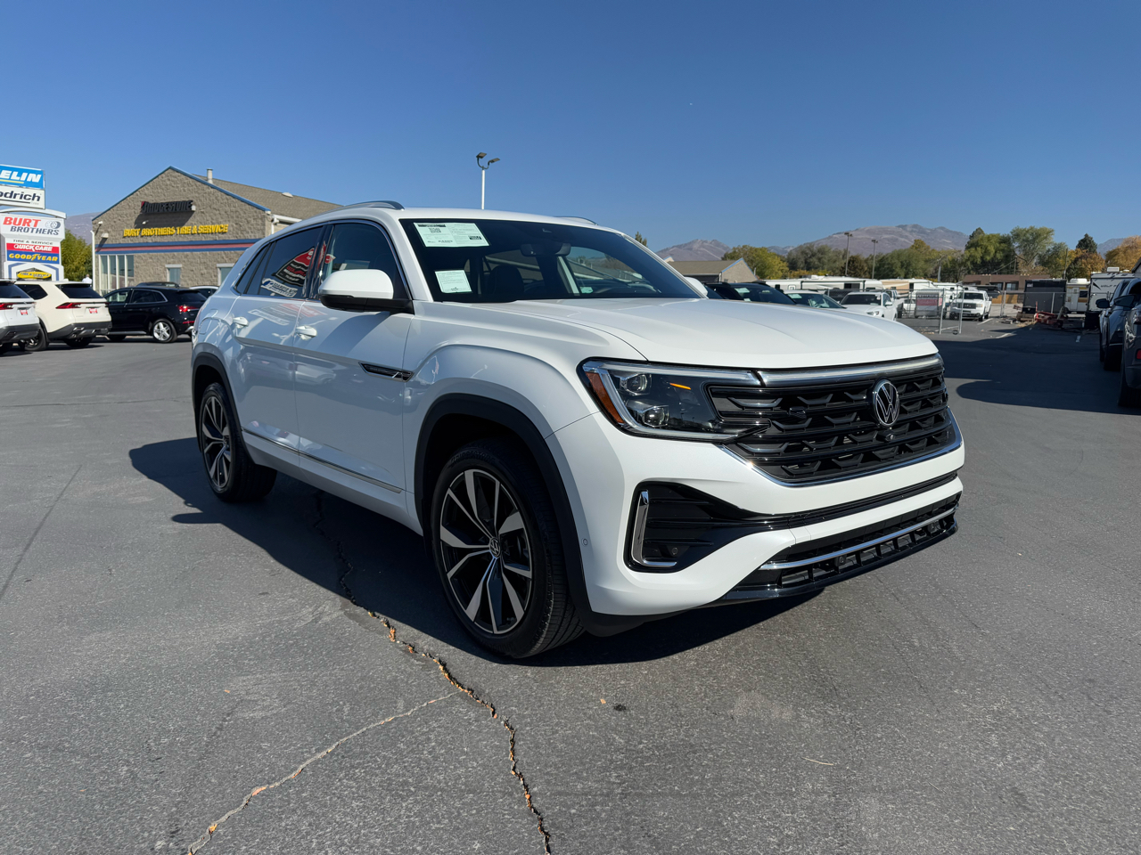 Volkswagen Atlas Cross Sport SEL Premium R-Line 4MOTION 2024