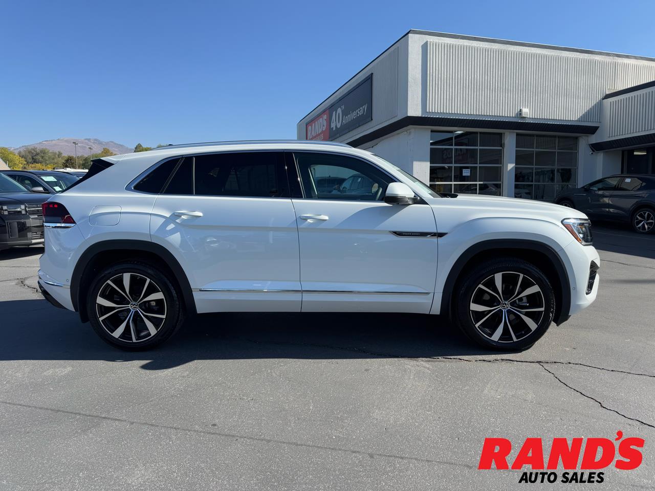 2024 Volkswagen Atlas Cross Sport SEL Premium R-Line 4MOTION