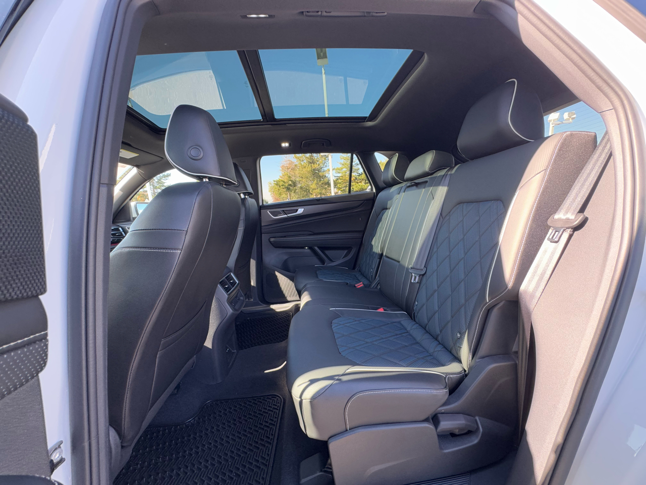 Volkswagen Atlas Cross Sport SEL Premium R-Line 4MOTION 2024