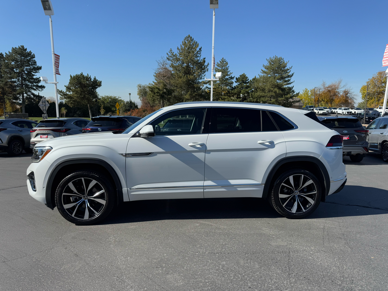 Volkswagen Atlas Cross Sport SEL Premium R-Line 4MOTION 2024