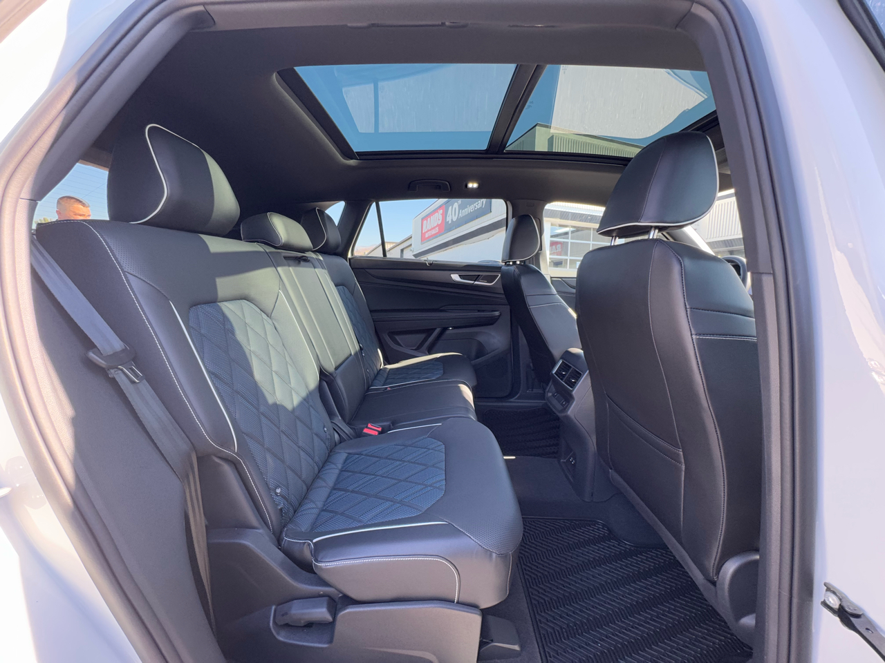 Volkswagen Atlas Cross Sport SEL Premium R-Line 4MOTION 2024