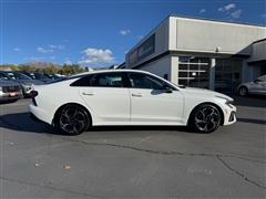 2025 Kia K5  2025 Kia K5