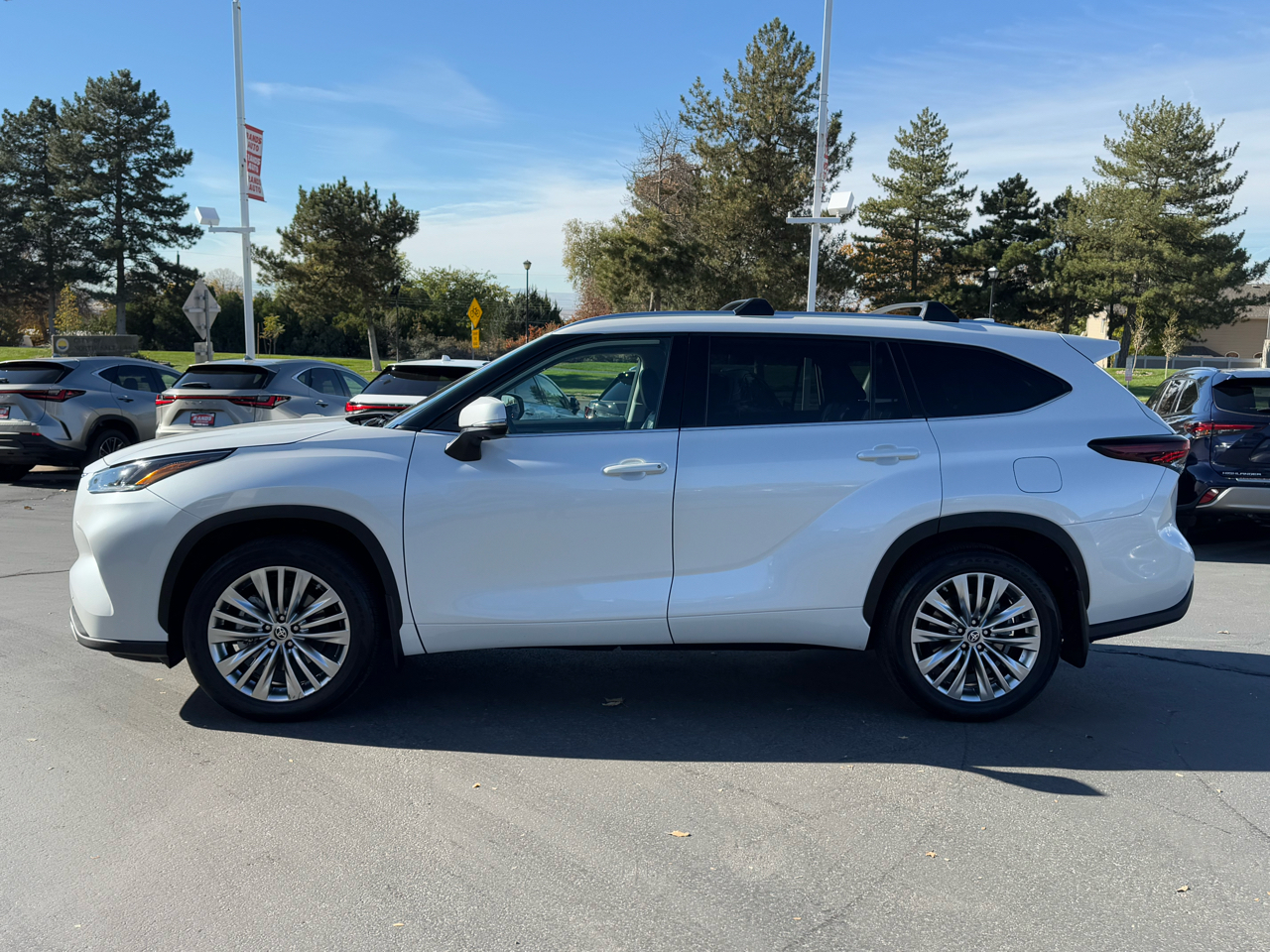 Toyota Highlander Platinum AWD (Natl) 2024