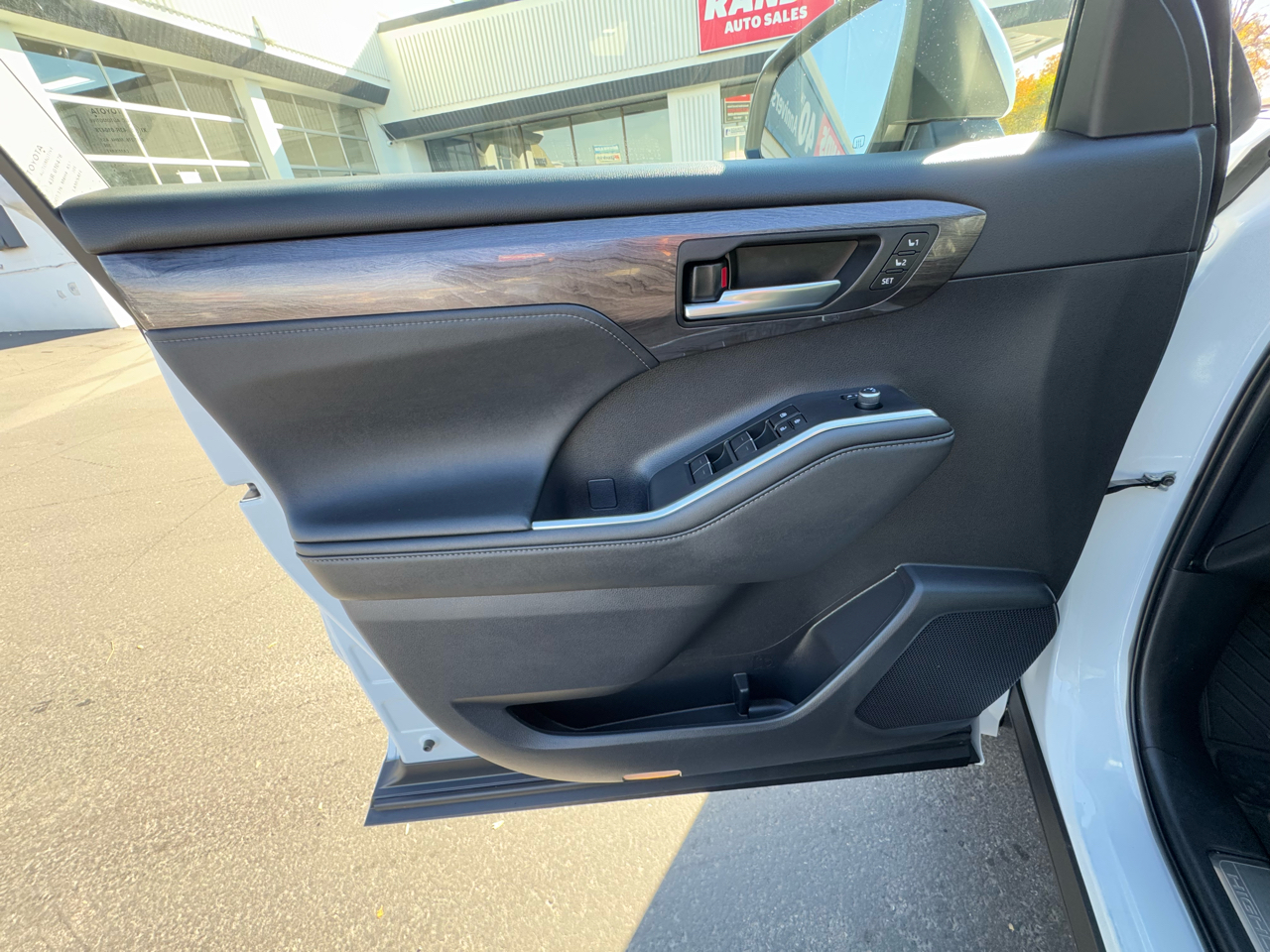 Toyota Highlander Platinum AWD (Natl) 2024