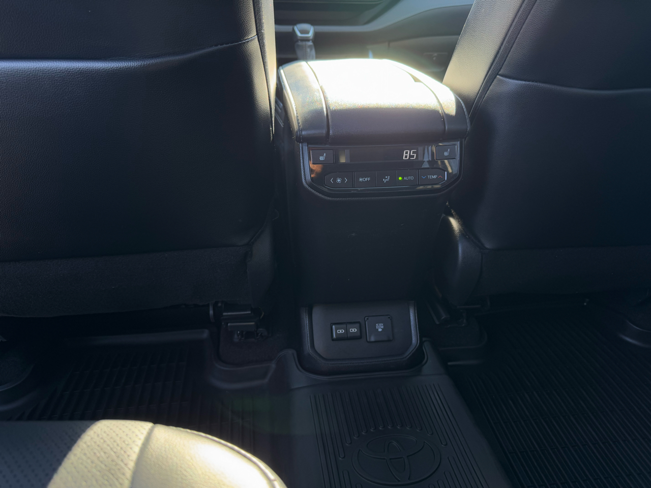 Toyota Highlander Platinum AWD (Natl) 2024