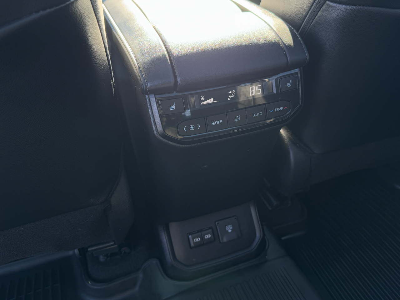 Toyota Highlander Platinum AWD (Natl) 2024