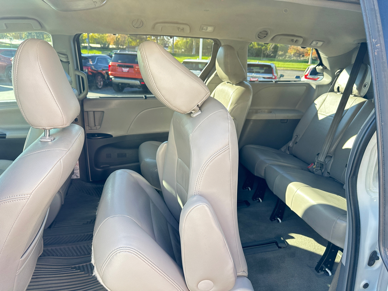 Toyota Sienna LE AWD 7-Passenger V6 2015