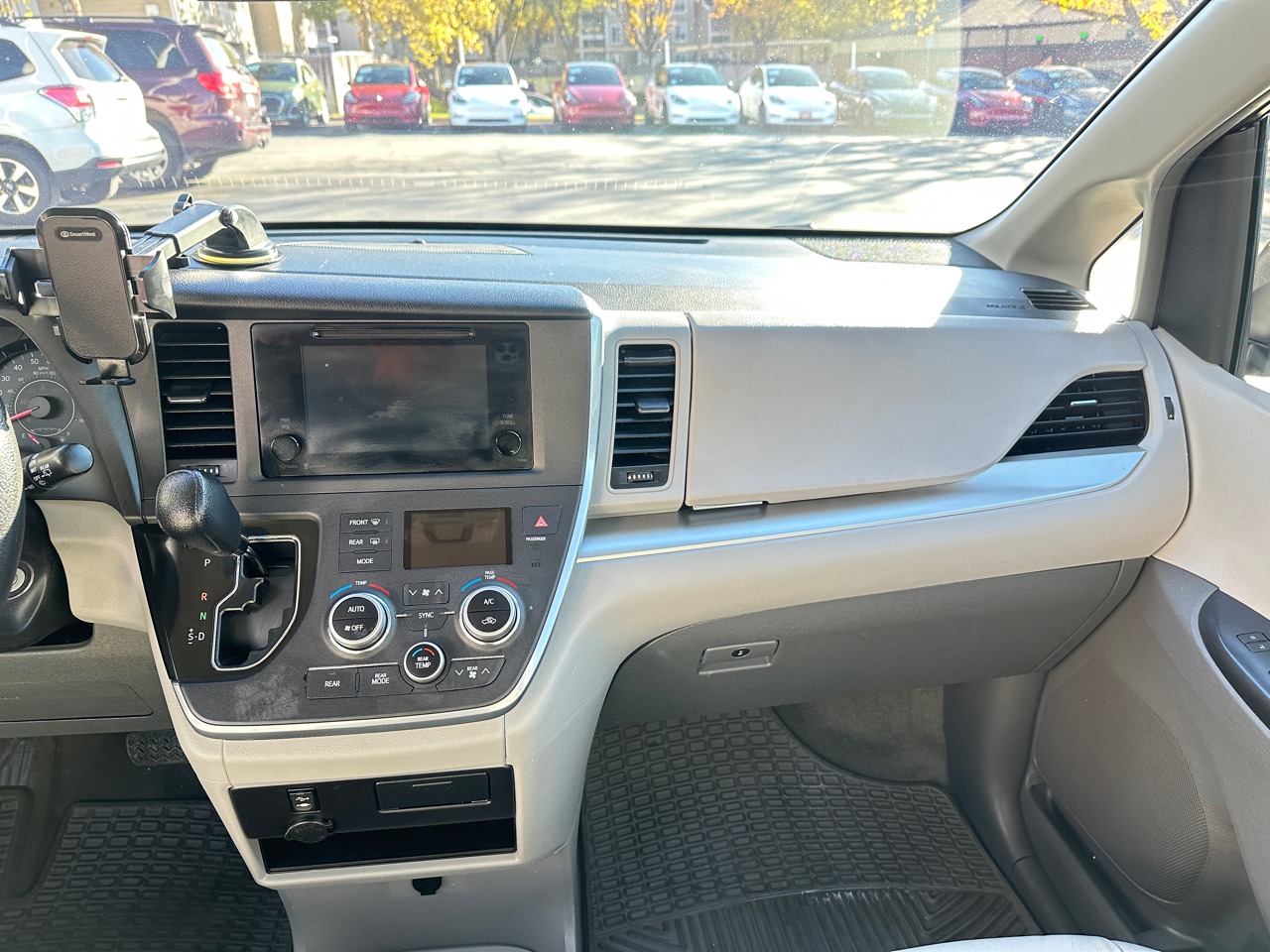 Toyota Sienna LE AWD 7-Passenger V6 2015