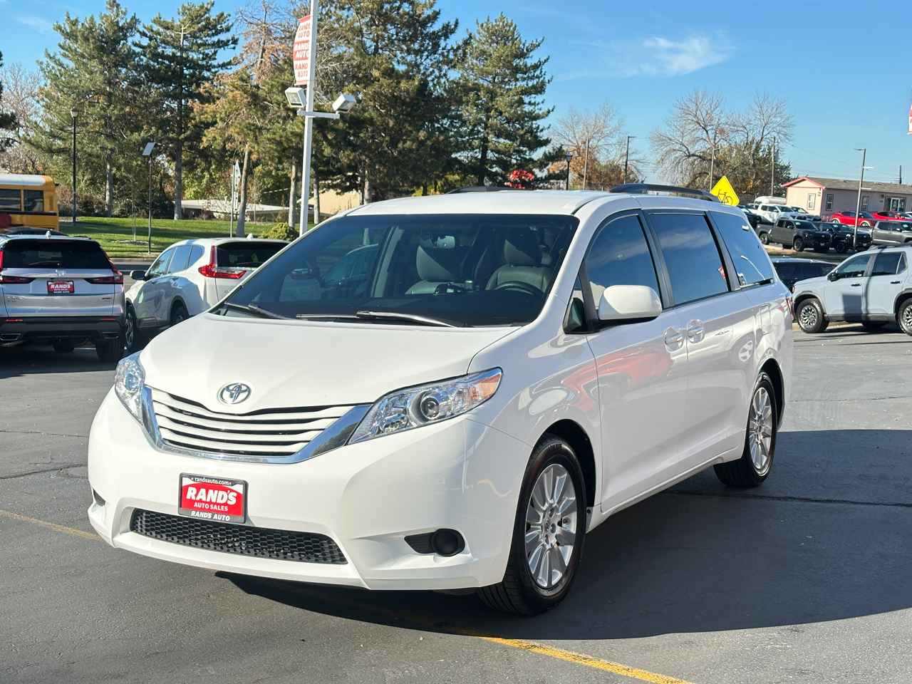 Toyota Sienna LE AWD 7-Passenger V6 2015