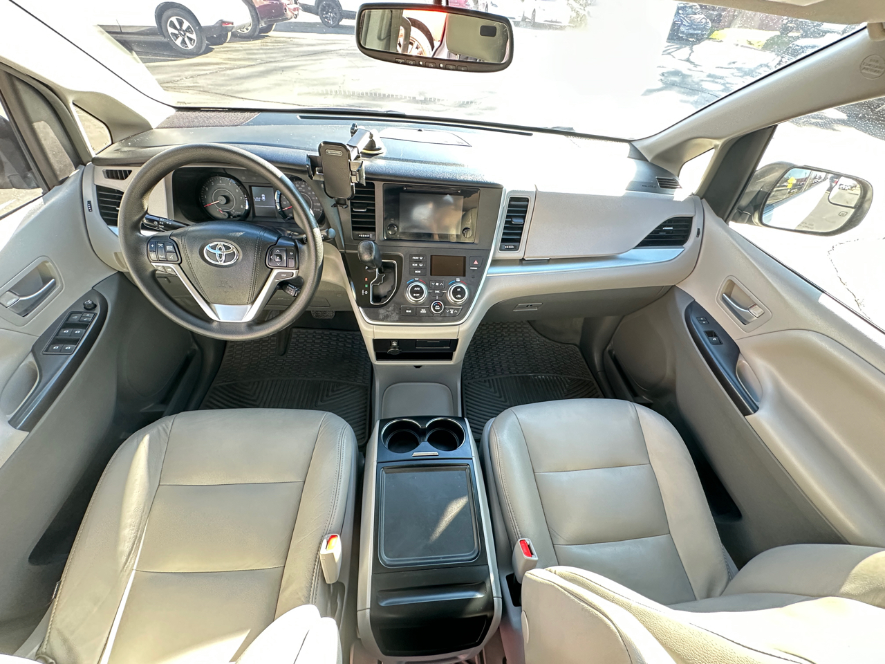 Toyota Sienna LE AWD 7-Passenger V6 2015