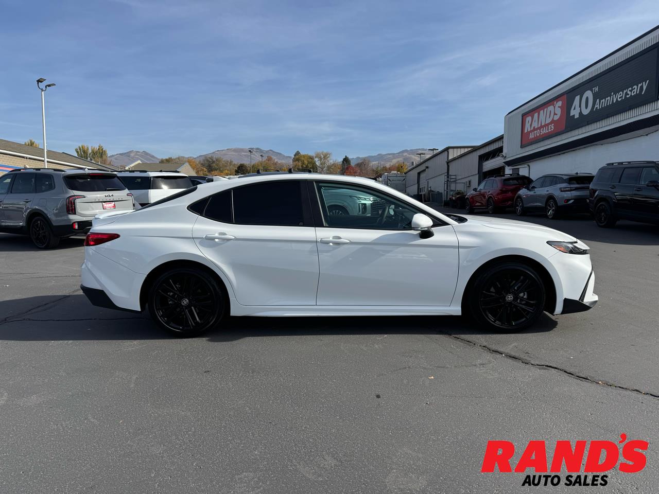 2025 Toyota Camry Hybrid SE