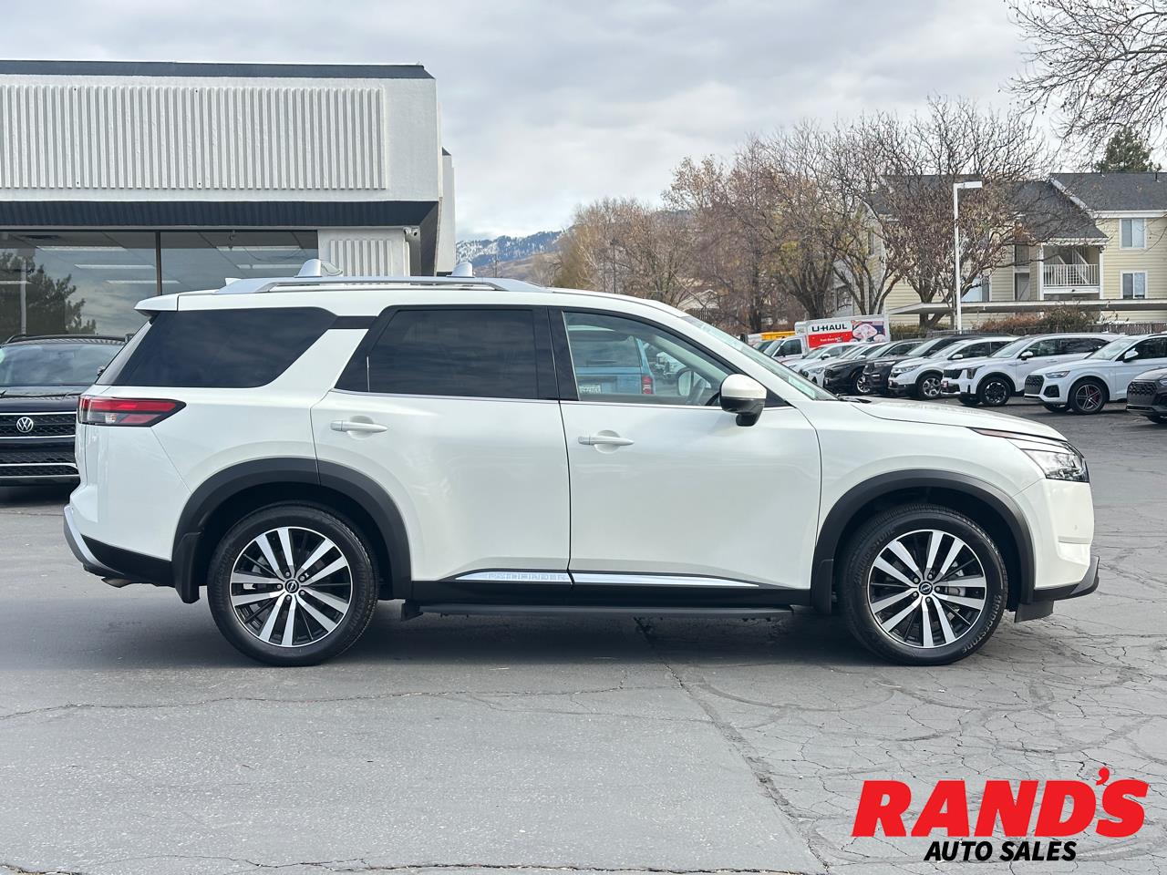 2023 Nissan Pathfinder Platinum 4WD