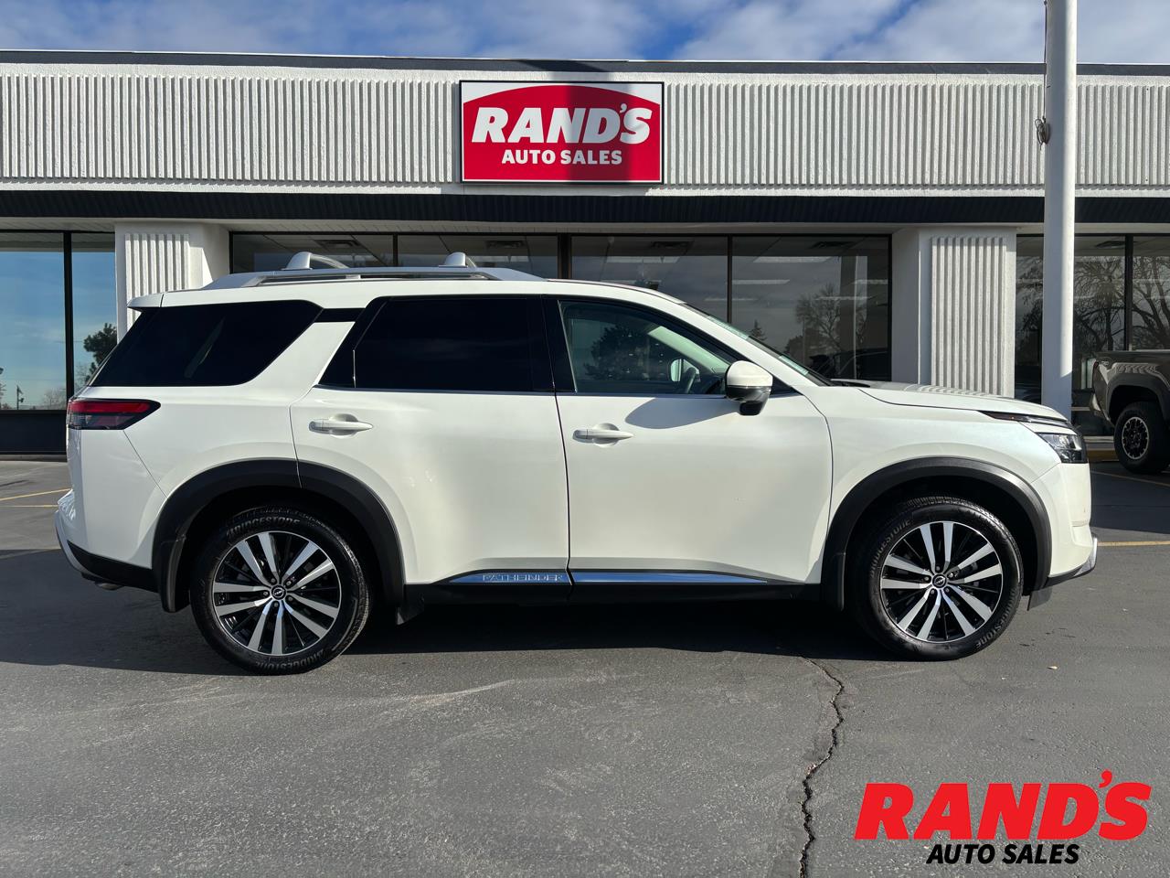 2024 Nissan Pathfinder Platinum 4WD