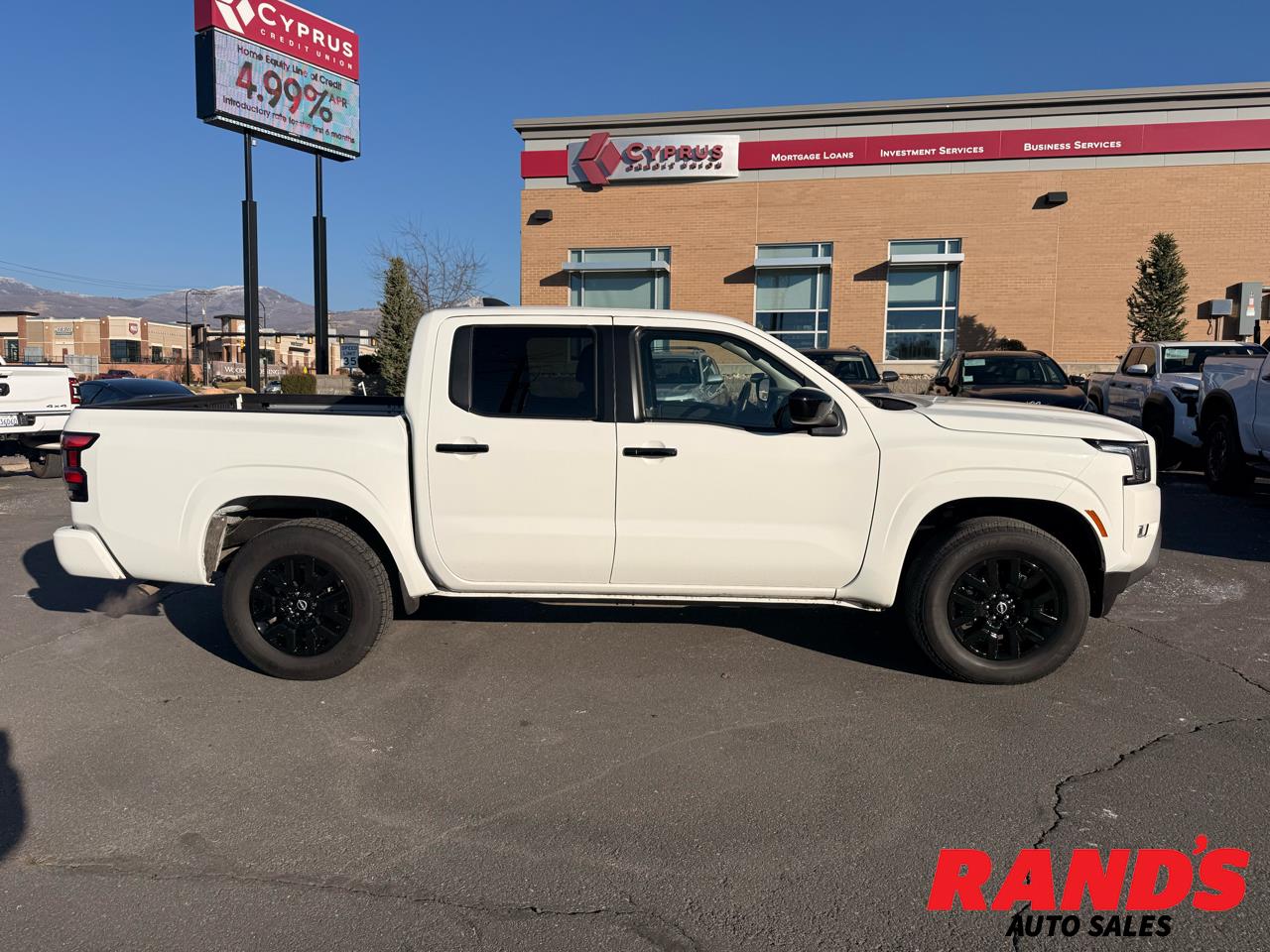 2024 Nissan Frontier SV Crew Cab 4WD
