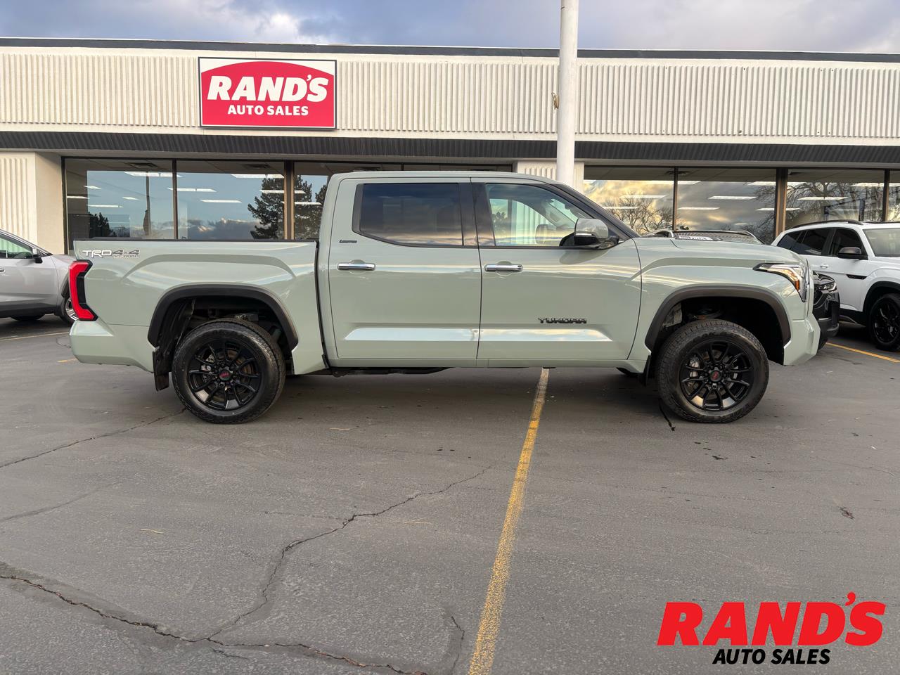 2023 Toyota Tundra Limited CrewMax 4WD Hybrid