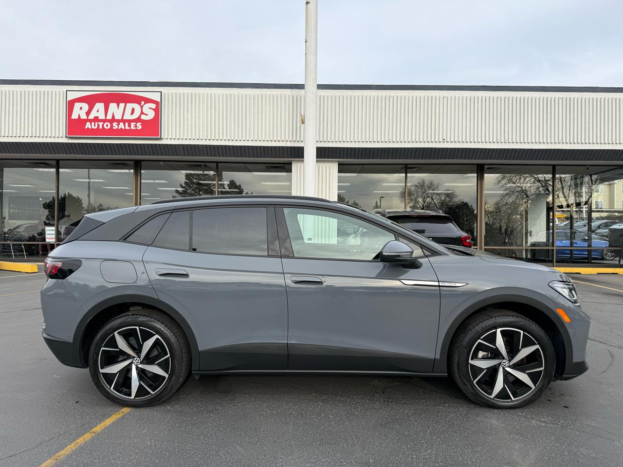 View vehicle photo 2