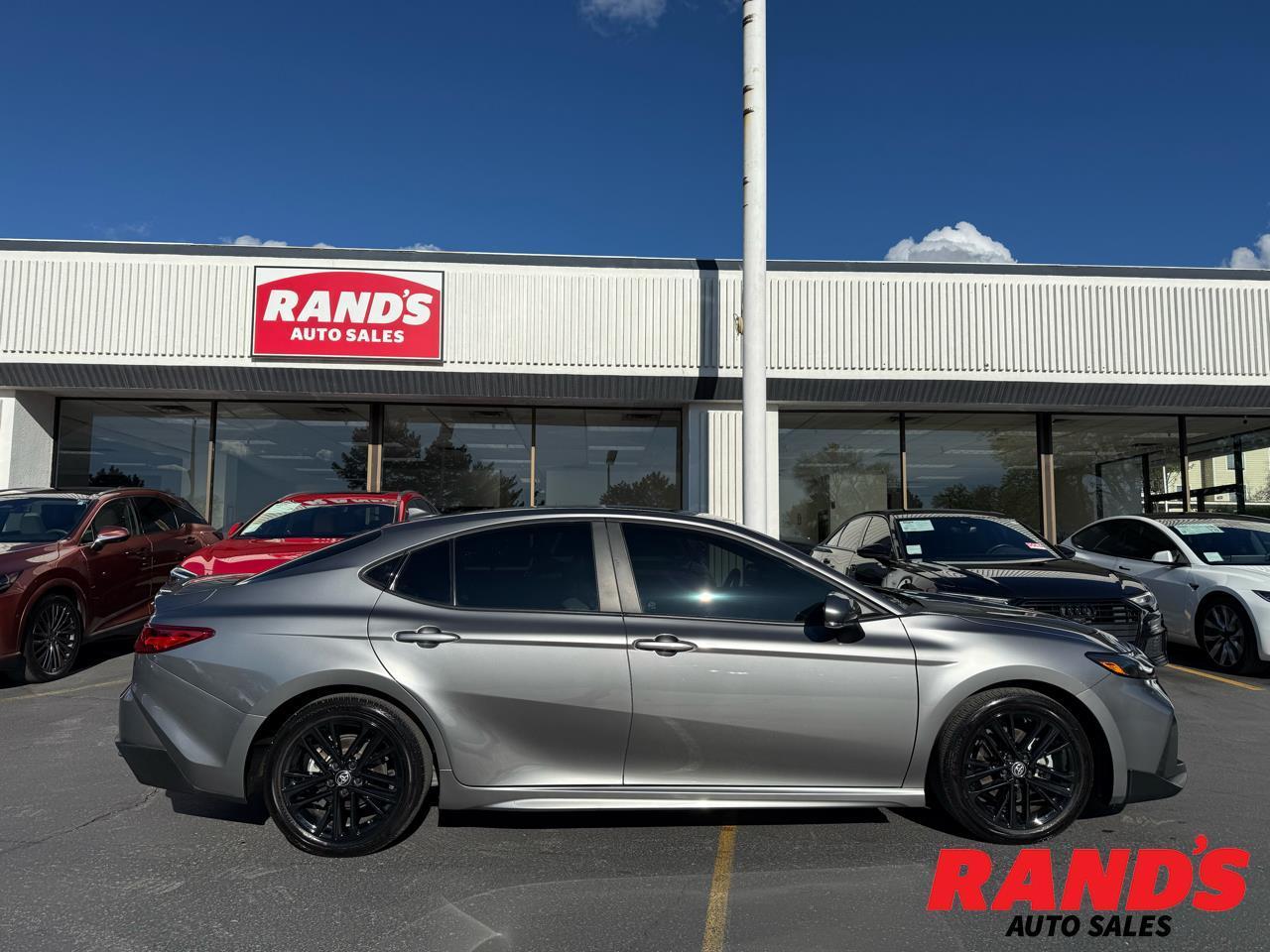 2025 Toyota Camry Hybrid SE