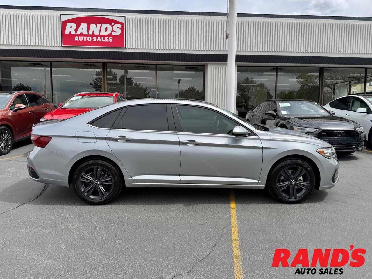 2024 Volkswagen Jetta SE PZEV w/Conv & Sunroof