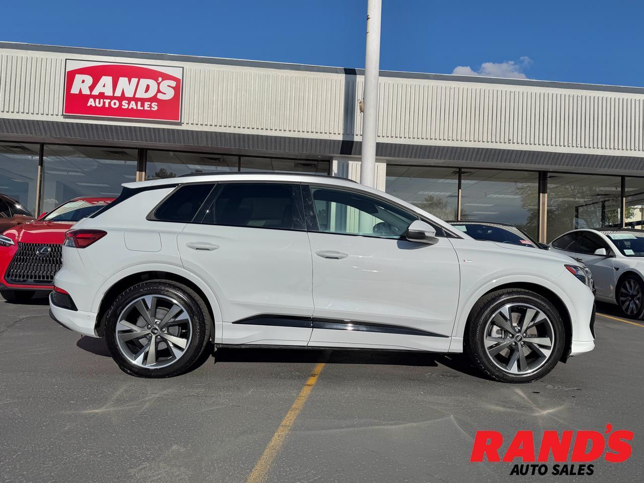 2024 Audi Q4 e-tron Premium Plus w/50