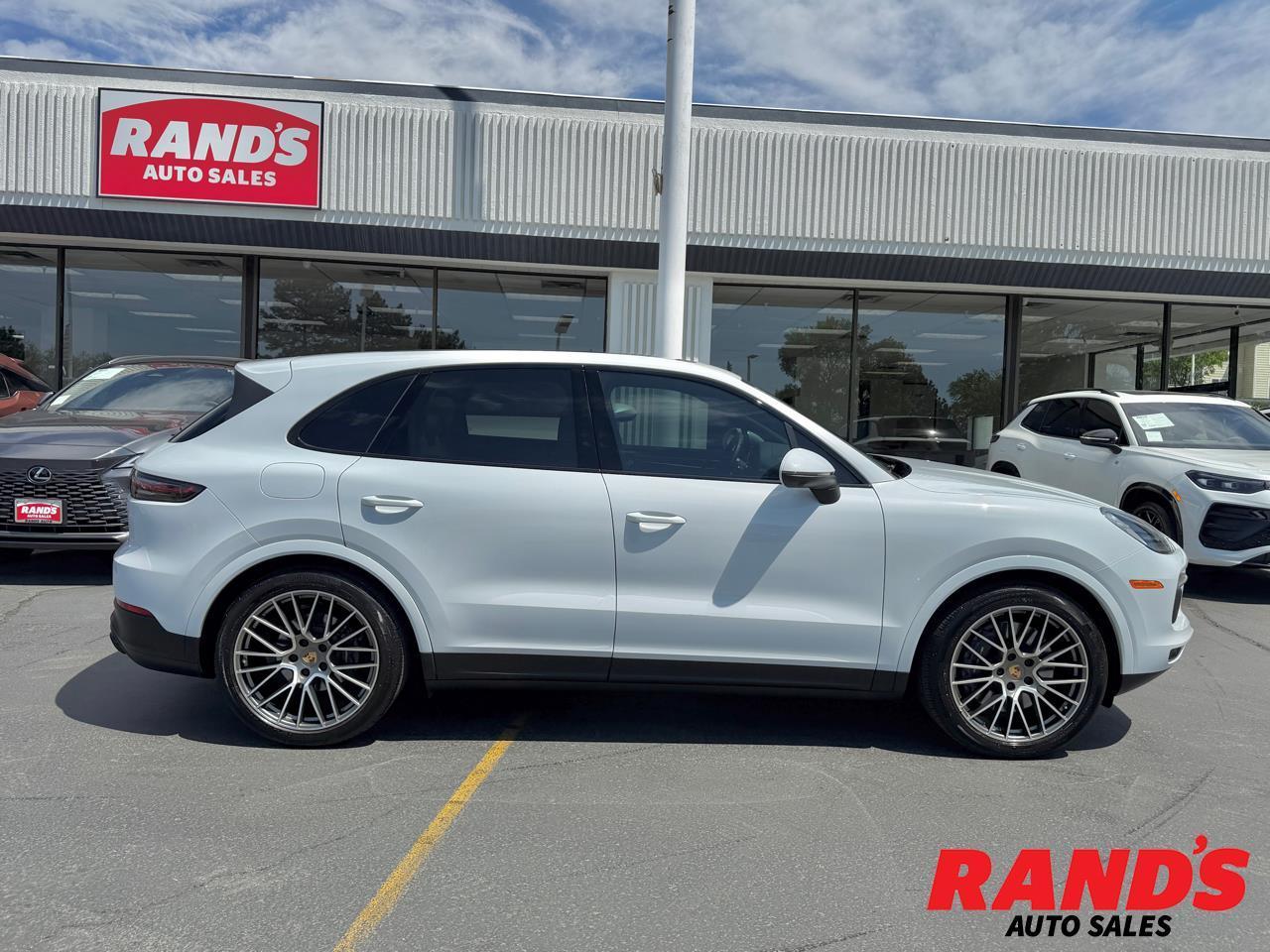 2023 Porsche Cayenne Platinum Edition AWD