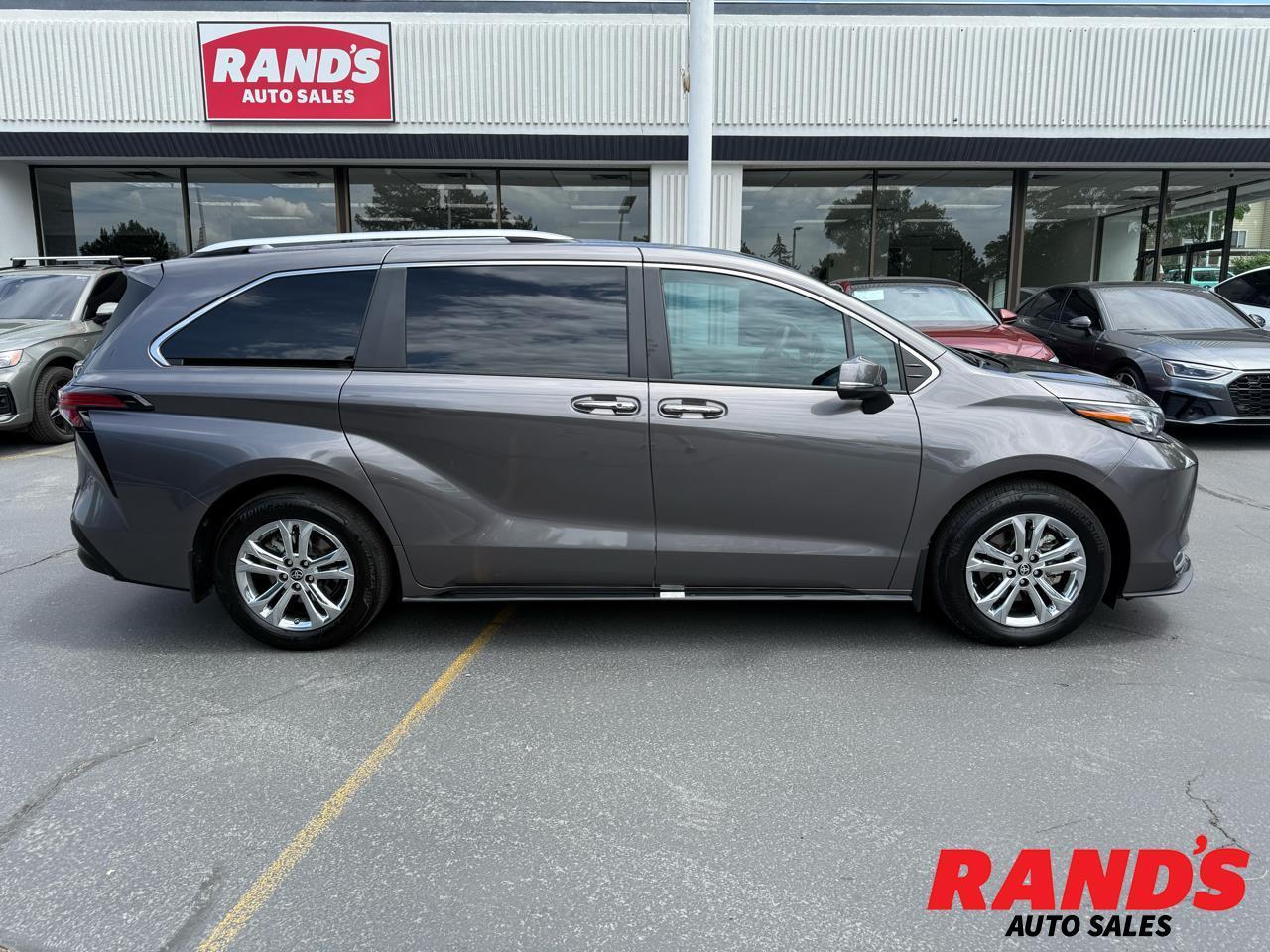 2024 Toyota Sienna Platinum 7-Passenger AWD