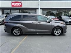 2024 Toyota Sienna 