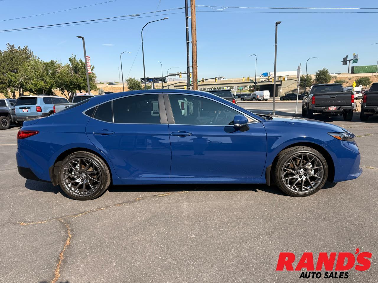 2025 Toyota Camry Hybrid XLE AWD PREMIUM
