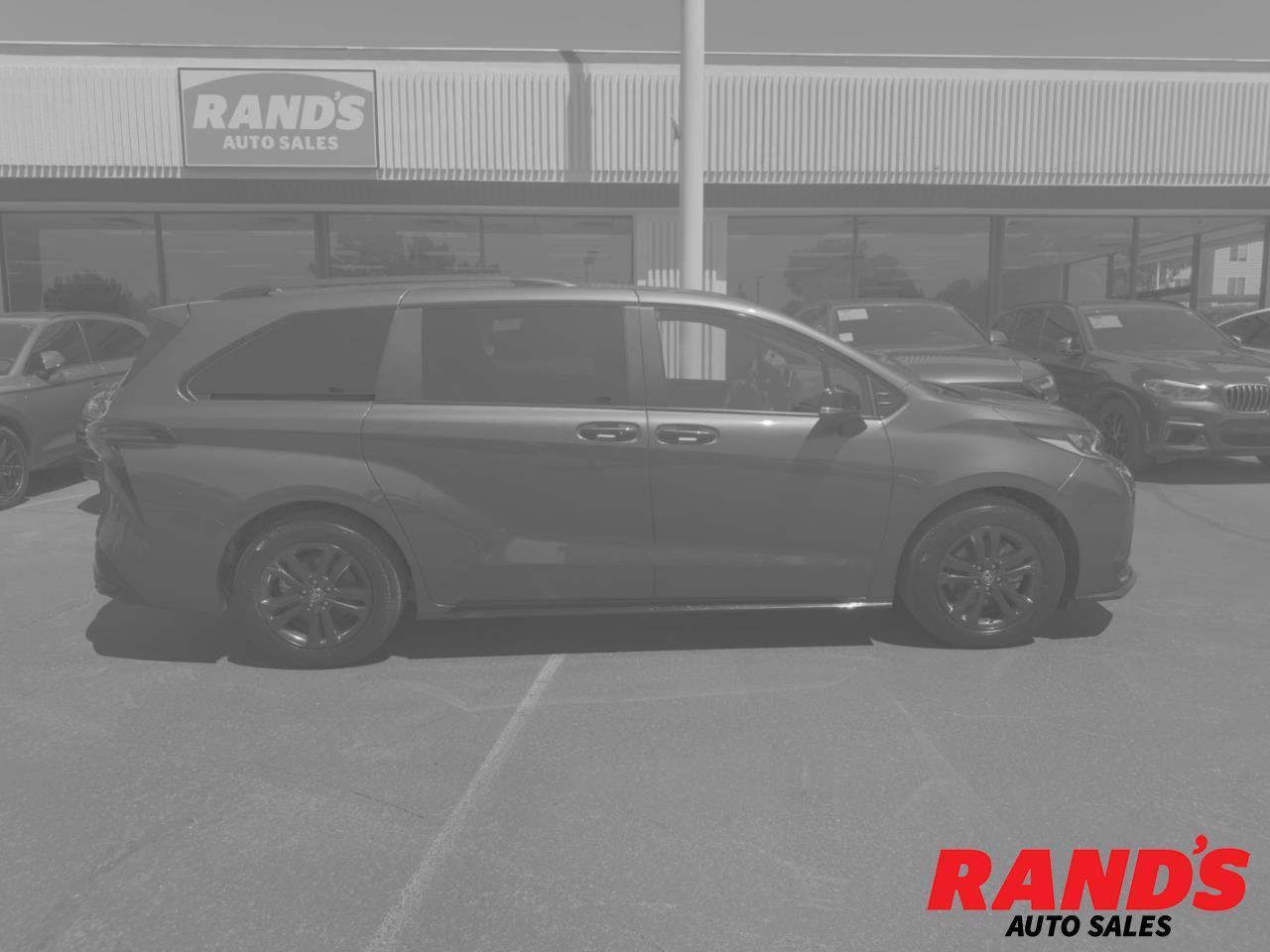 2025 Toyota Sienna XSE 7-Passenger AWD