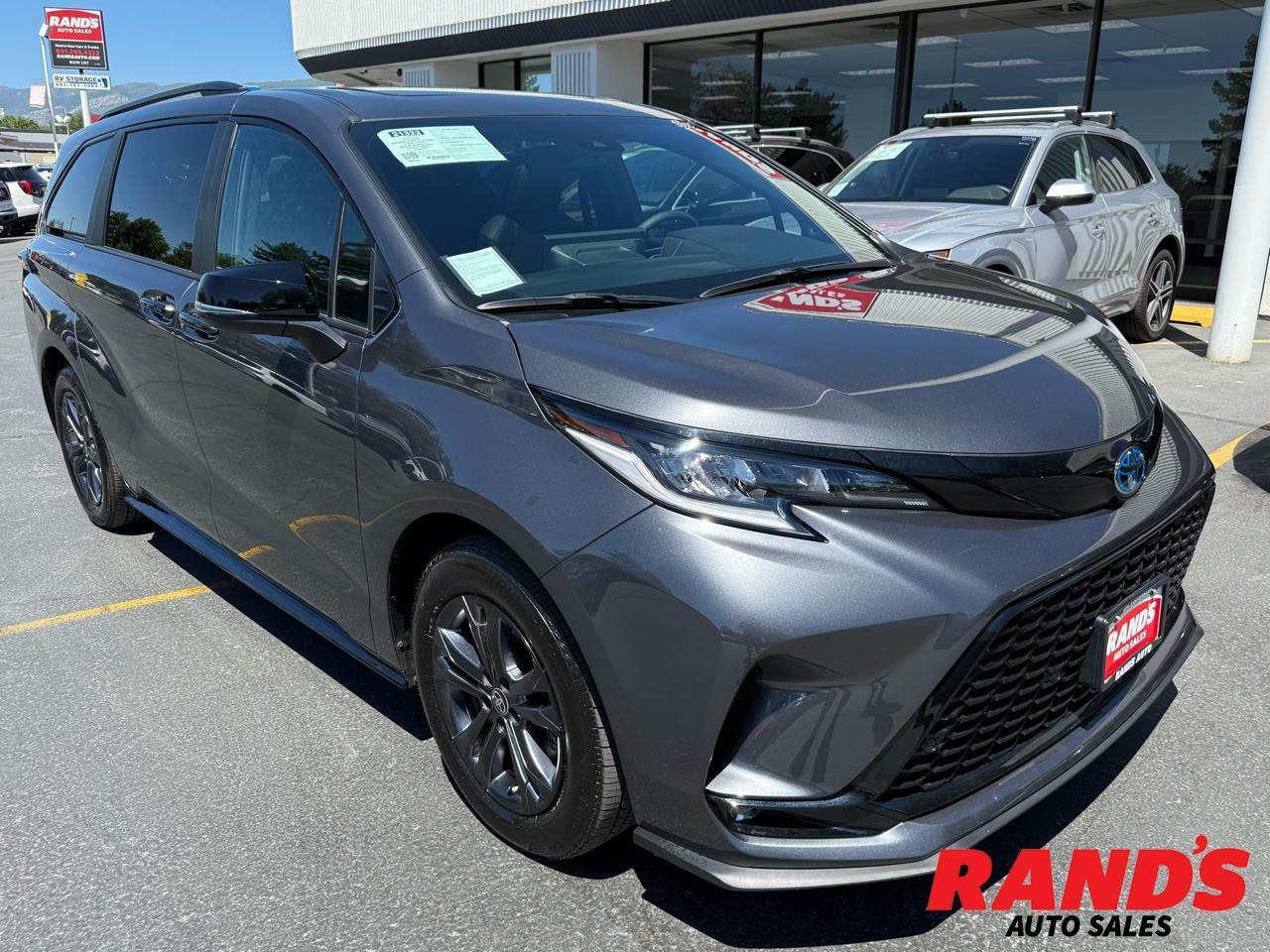 2025 Toyota Sienna XSE 7-Passenger AWD