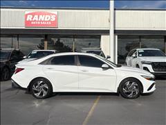 2024 Hyundai Elantra 