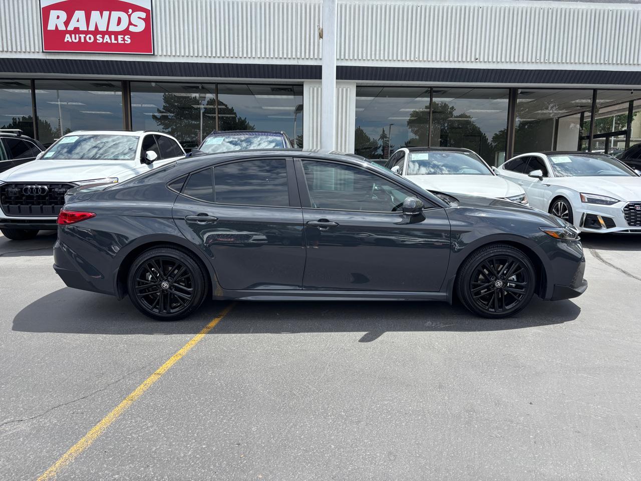 2025 Toyota Camry Hybrid SE